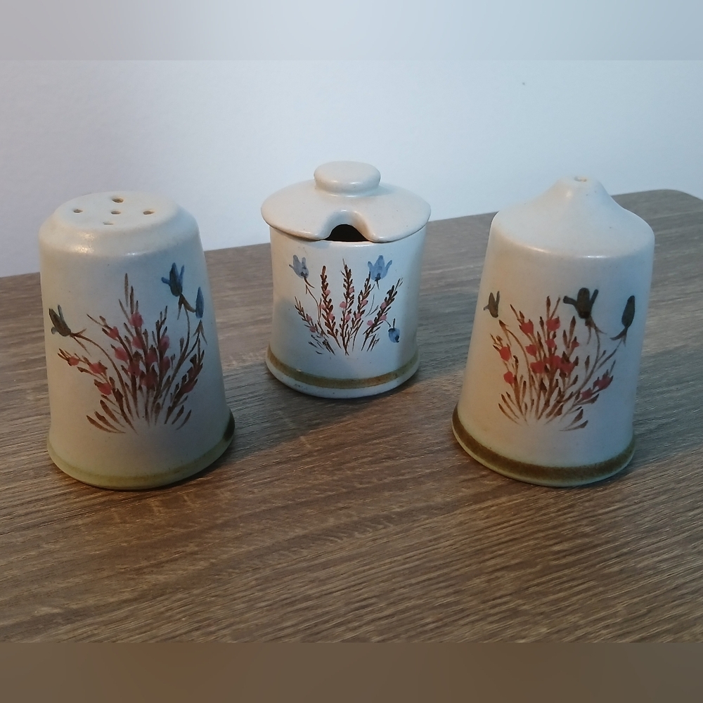 Vtg Buchan Stoneware Pottery Scotland Thistle Salt & Pepper Set + Mustard Pot